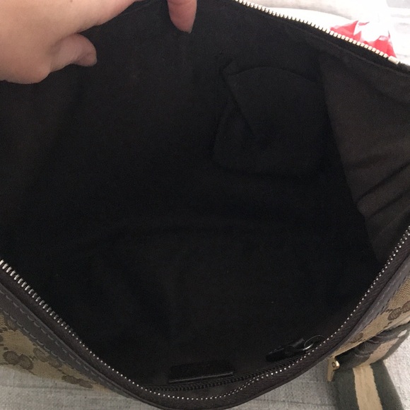 *SOLD* Ladies Authentic Gucci crossbody bag - Picture 8 of 13